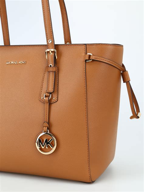 bolso tote voyager michael kors|michael kors handbags medium tote.